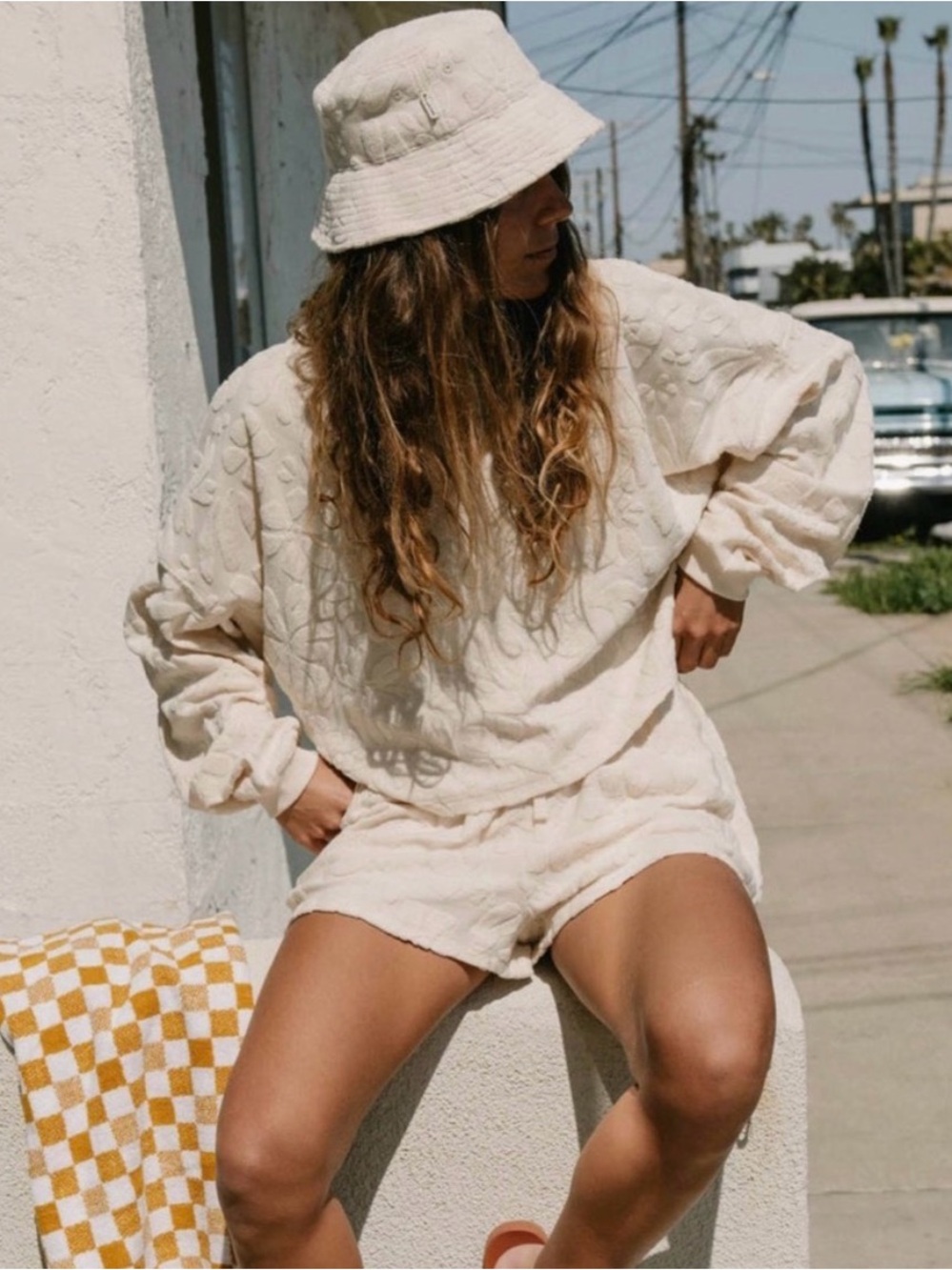 Billabong Cream Quilted Pullover & Shorts Set
